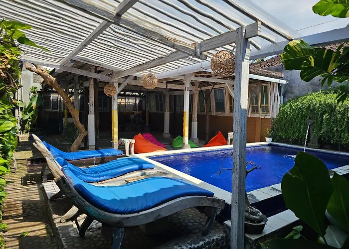 Loca Hostel Lovina